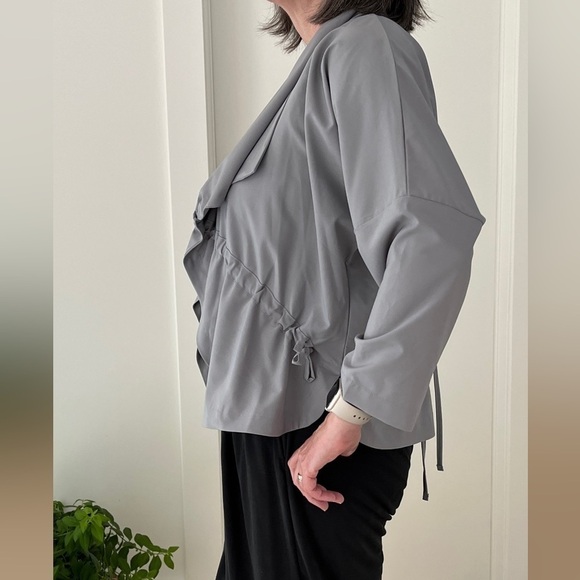 EVERSASSY Grey Short Jacket Shawl Collar Ruching Tie Back Contemporary Neutral - Picture 4 of 13